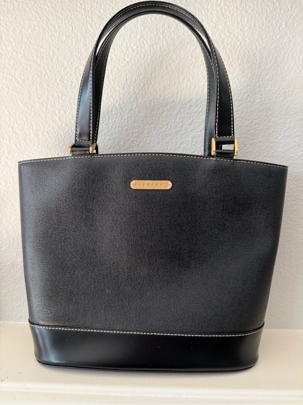 Burberry Vintage Nova Check Interior Handbag in Excellent Condition